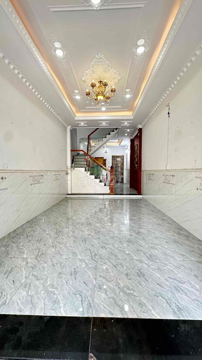 Chủ cần tiền bán căn nhà ngay chợ 2-6 quách điêu