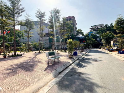 💯LÊ TRỌNG TẤN- HÀ ĐÔNG- Ô TÔ ĐỖ GẦN
💥DT 40M2 x 5T x 3 NGỦ x 7.3 TỶ