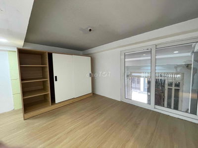 giảm giá phòng có gác cửa sổ toielt riêng full nội thất