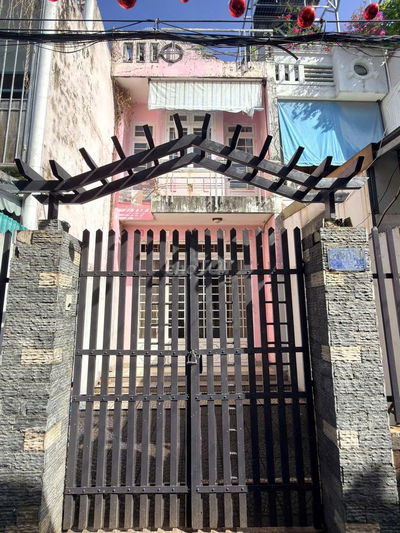 NHÀ  2 LẦU GIÁ RẺ, CHÍNH CHỦ CẦN BÁN GẤP