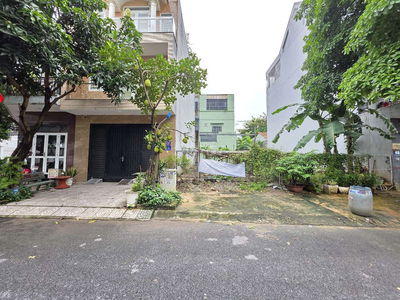 Đất đẹp 100m ngang 5.6 khu dân cư Vip ngay BigC Go kế bên làng đại học