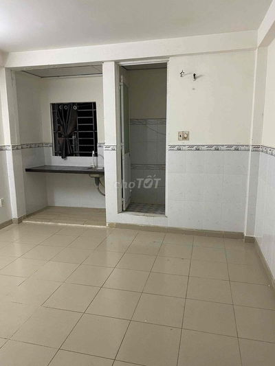 Cho thuê phòng 20m2, có WC riêng, tại 496/96 Dương Quảng Hàm