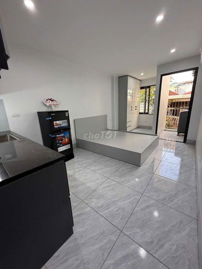 Bóc tem CCMN 25m2 xịn sò. Full đồ máy giặt, ban công tại Pháo Đài Láng