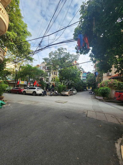 BÁN PHÂN LÔ KĐT ĐẠI KIM , 55M , MT 5M , 5 TẦNG ,VỈ HÈ , 3 ÔTÔ TRÁNH .