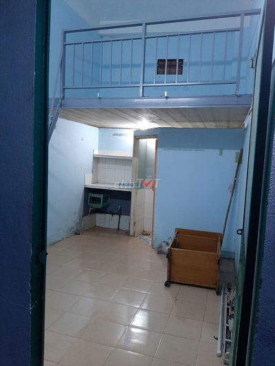 Phòng có gác ngay trung tâm Q7 yên tĩnh trọn gói 1,8 triệu