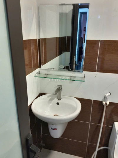 Cho thuê phòng mặt tiền Quốc lộ 13 giờ giấc tự do, gần ĐH Luật