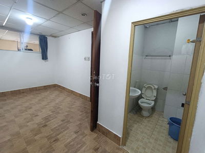 Phòng máy lạnh Nguyễn Thiện Thuật,Q3 giá rẻ