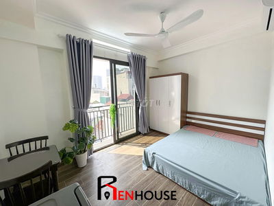 CHO THUÊ STUDIO BAN CÔNG ĐẦY ĐỦ NỘI THẤT MỚI TINH NGAY GOLDMARK CITY