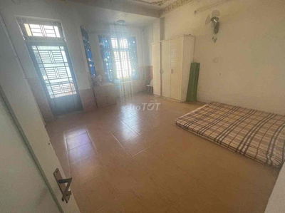 phòng trọ trong nhà nguyên căn 25m2 170 trần thị trọng phường 15 TB