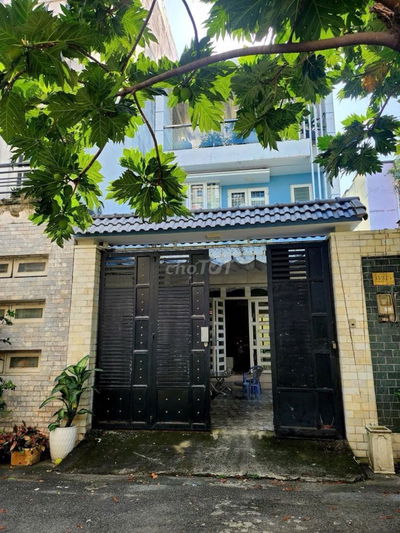 CỰC PHẨM 493 LÊ ĐỨC THỌ XE HƠI NGỦ TRONG NHÀ KHU CAO TẦNG DÂN TRÍ