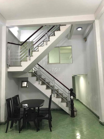 Cho thuê nhà gần chợ ngã ba bầu 300m