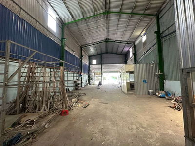 Cho thuê kho xưởng phú chánh 300m2  gần tpm Bình Dương