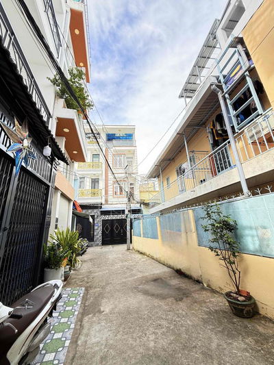 BÁN GẤP NHÀ NGUYỄN THỊ THẬP 4M x 11M ,2 TẦNG - 4.6 TỶ GẦN LOTTE MART