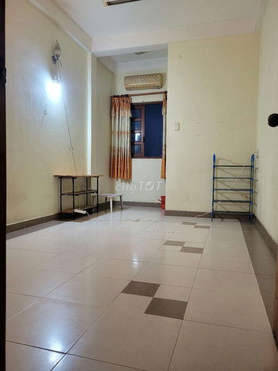 Cho thuê phòng trọ 20m2 đường Nguyễn Ngọc Lộc , Q.10