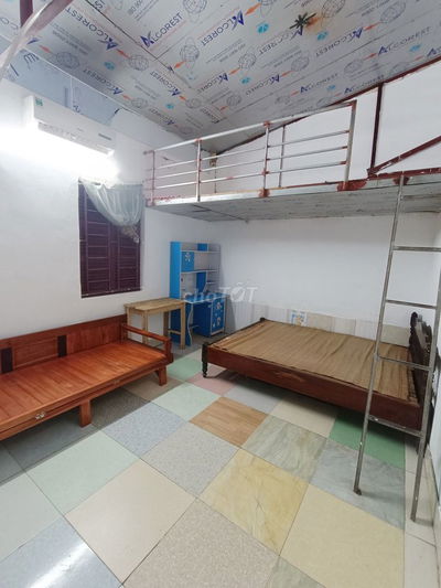 Phòng đẹp gác xép đủ đồ kv Chùa Láng_vệ sinh chung_giá 2.3tr_điện3.5k