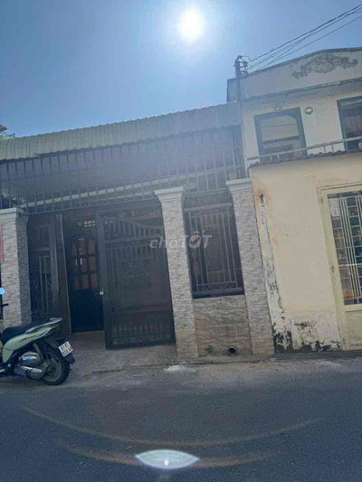 Cho thuê nhà nguyên căn đối diện chùa Tây Tạng đường nhựa 6