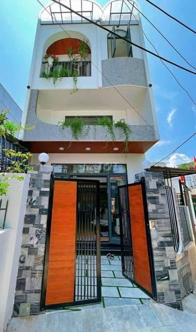 NHÀ NGUYỄN TẤT THÀNH 2.5 TẦNG – KIỆT GẦN MẶT TIỀN – ĐỖ Ô TÔ QUANH NĂM