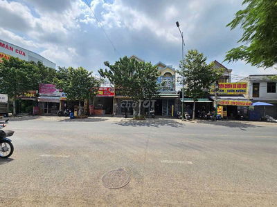 Nhà đường Nguyễn Thị Minh Khai phường Tân Đông Hiệp Tp Dĩ An