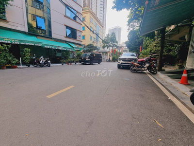 Lô góc Trung Kính to, mặt tiền rộng,ô tô tránh, kinh doanh, 90m2 33 tỷ