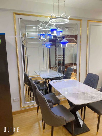 chị em Cần tiền pass