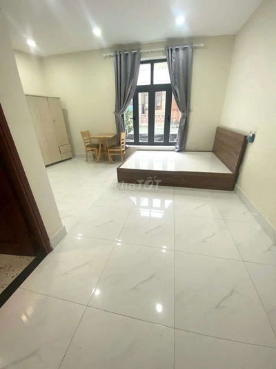 💰 GIÁ: 2.000.000 – 2.500.000₫/tháng
(Phòng trống – có loại full nội t