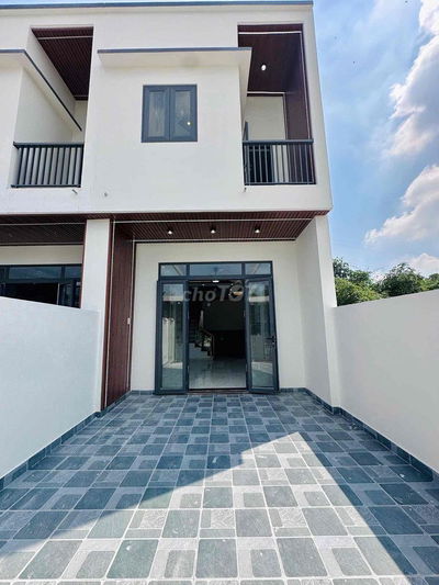 BÁN NHÀ 100m2 NGAY SÂN GOLF LONG THÀNH- CÓ HOÀN CÔNG