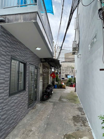 NHÀ TÂN PHÚ GIÁ NHỎ XÍU CHƯA TỚI 2 TỎI