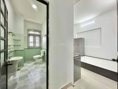 cho thuê phòng trọ có sẵn nội thất giá rẻ gần công viên làng hoa