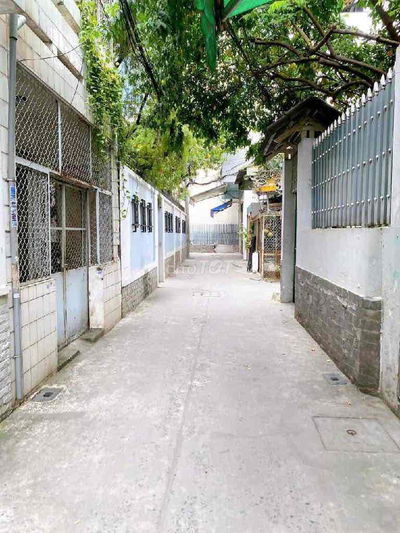 NHÀ ĐẸP LẠC LONG QUÂN,SÁT CHỢ TÂN BÌNH,40m² ,2 TẦNG BTCT , NHỈNH 4 TỶ