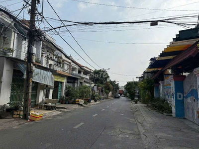 Nhà c4 mt đường thông đ  11,9 tỷ dt: 6,28 x 19,75