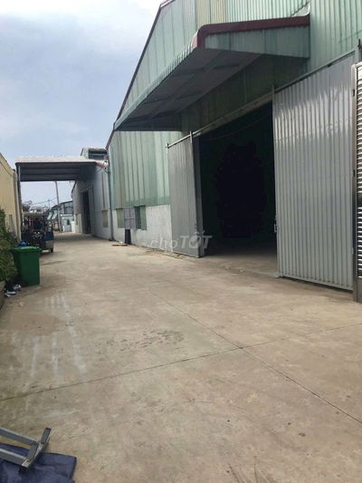 Cho thuê kho xưởng 1300m2 TRẦN THỊ TRỌNG, P.15, TÂN BÌNH