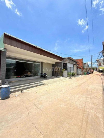 NHÀ ĐẸP 260M² PHƯỜNG TÂN BÌNH – TP DĨ AN – VỪA Ở VỪA LÀM KHO – GIÁ TỐT
