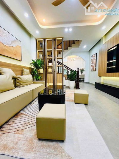 LÔ GÓC – NGÕ THÔNG – DIỆN TÍCH THỰC 36M – 5 TẦNG – 5 NGỦ