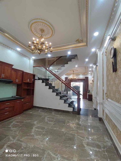 Nhà Đẹp 85.5m2 4Tầng 4pn 5wc gần KDC Hồng Long 22triệu