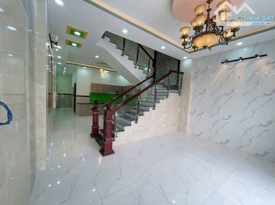 Sang tên căn ngay Nguyễn Thái Sơn, Gò Vấp. Giá: 2 tỷ 830tr, đường ô tô, sổ riêng