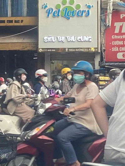 CHO THUÊ NHÀ MẶT TIỀN VI TRÍ NGAY NGÃ 4 SẦM UẤT