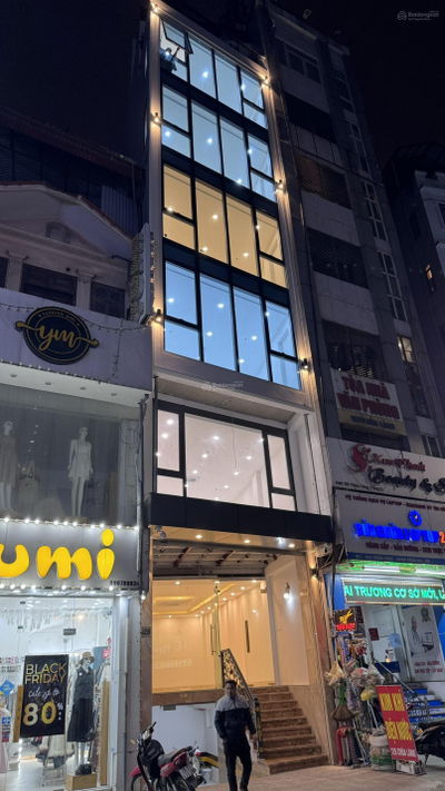 Chính chủ cần cho thuê tầng 5 tòa văn phòng mặt phố Chùa Láng Đống Đa Hà Nội