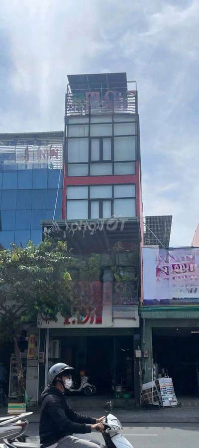 CHO THUÊ BUILDING MẶT TIỀN PHAN VĂN TRỊ_4 TẦNG_5X20_THANG MÁY, NHÀ ĐẸP