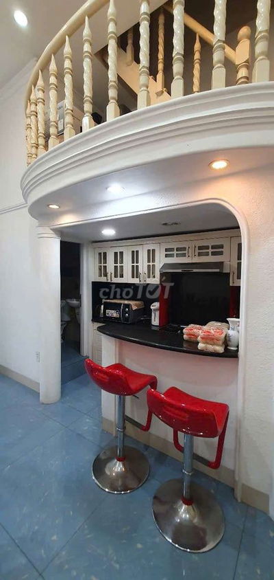 Bán nhà mặt tiền Lê Lợi