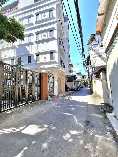 BÁN NHÀ 5 TẦNG NGÕ 206 CỔ LINH ĐỐI DIỆN AEON MALL LONG BIÊN ÔTÔ ĐỖ CỬA