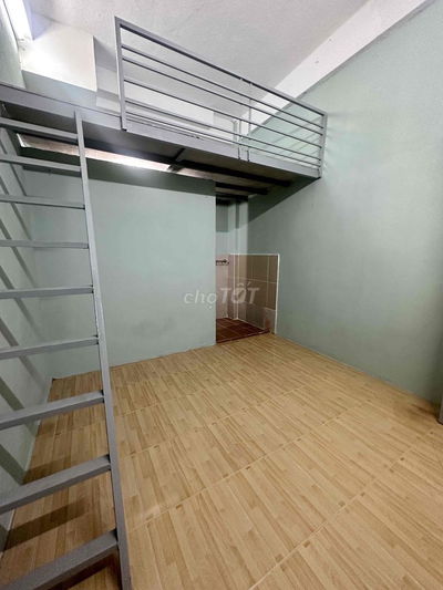 phòng cho thuê 2.500.000 cọc 500k. giờ giấc tự do, có bảo vệ trông xe