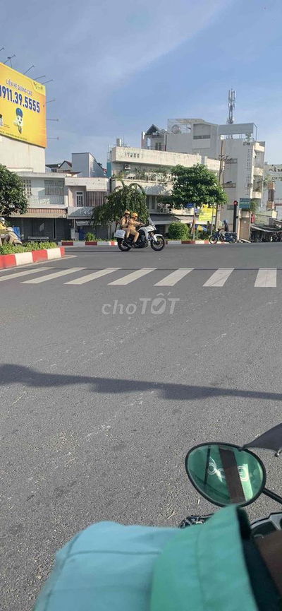 quận 6 ngang gần 3m8 dài 8m3 trệt 2 lầu