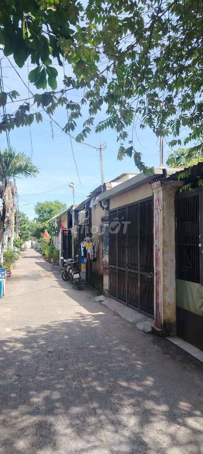 CHỈ 3.4 TỶ SỞ HỮU NHÀ CẤP 4,DT. 4 X 20 (80M2) 3 PN, 2 WC KHÔNG LỘ GIỚI