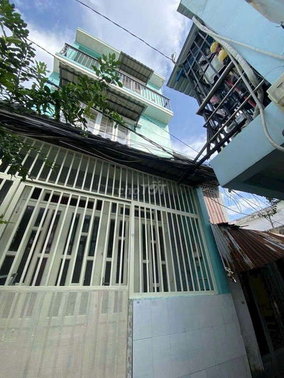 QUẬN 7 
🏡Ngang 4,2x5M,NHỈNH 3TỶ
+ 3 tầng, 2pn, 3wc