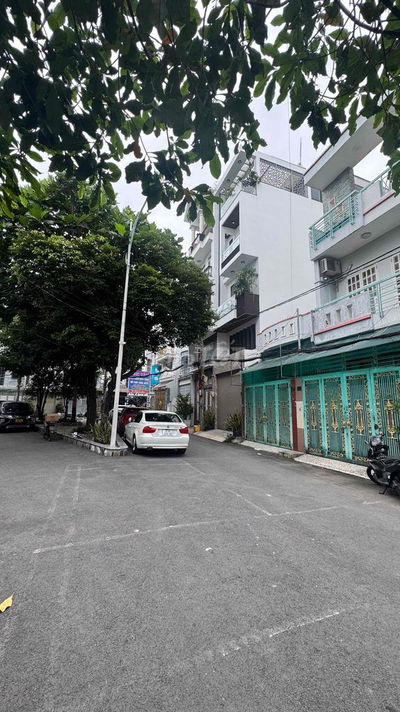 Nhà 1 trệt 1 lầu sân thượng hẻm 12m 1 trục Phan Huy Ích