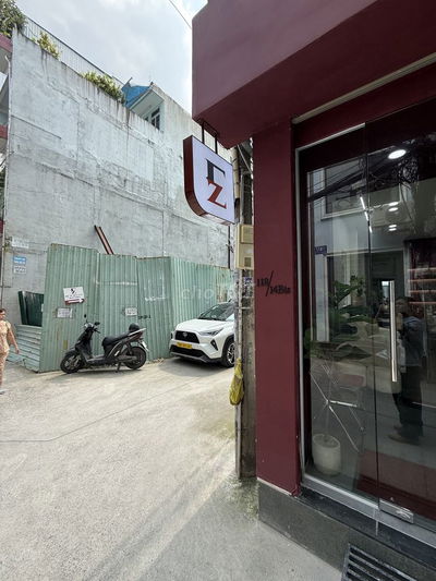 SANG MẶT BẰNG KINH DOANH TIỆM TÓC