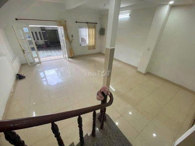 ✅✅ Cho thuê nhà sân rộng 2 lầu mặt tiền võ văn hát