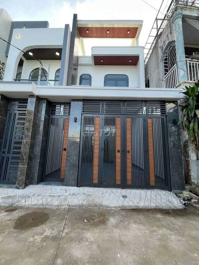 Nhà trệt 1 lầu, DT: 5x16, thổ cư: 100%, không quỹ hoạch, đường thông,