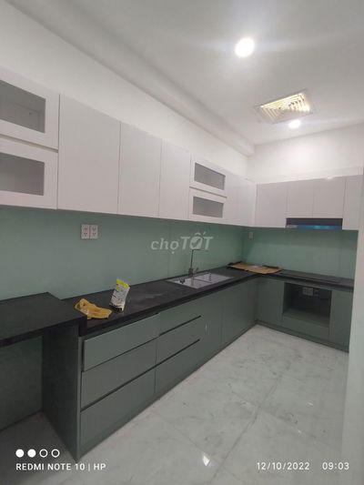 Nguyên căn nhà phố trệt 2 lầu 4 phòng ngủ tại Cát Lái 12tr/ tháng