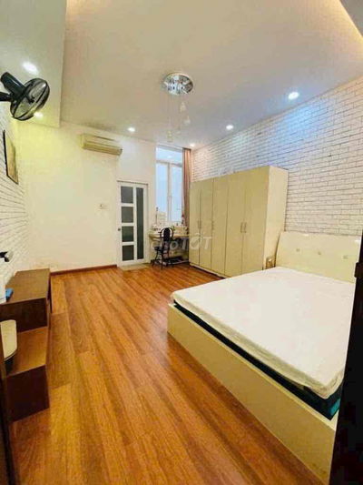 BÁN NHÀ CHDV 7 TẦNG VỊ TRÍ ĐẮC ĐỊA KINH DOANH SẦM UÂT THU NHẬP 100TR